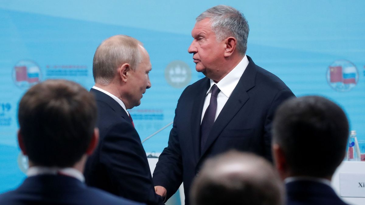 Ruský gigant Rosněfť prudce zvýšil zisk. Drahá ropa mu svědčí